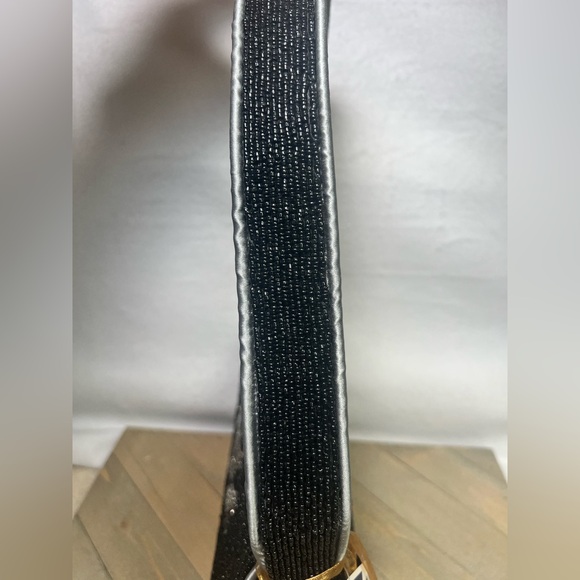 Viral Beaded Skull Crossbody Bag!! - Picture 6 of 8